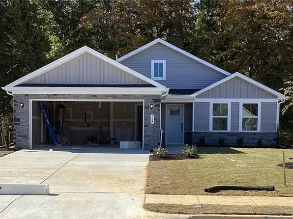 122 Martha Washington Pkwy, Williamsburg, VA 23185