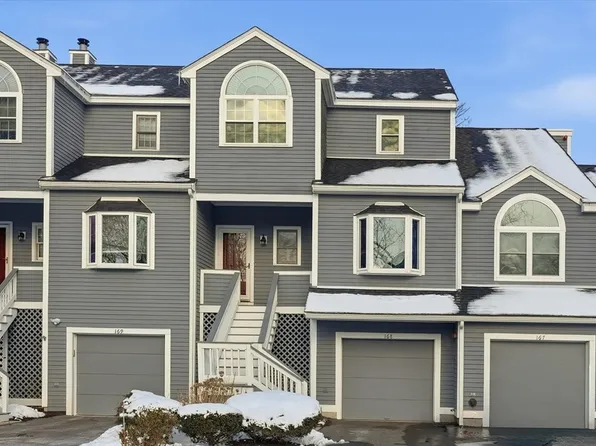1200 Salem St APT 168, Lynnfield, MA 01940