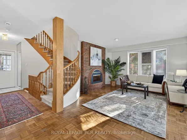 68 Confederation Way #44, Markham, ON L3T 5R5