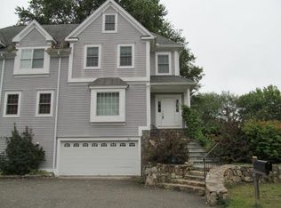 55 Campfield Dr, Fairfield, CT 06825