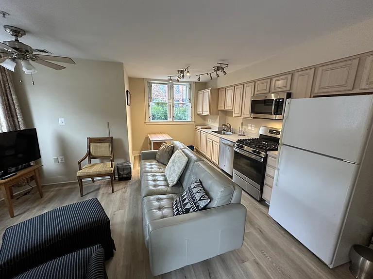 619 I St SE #1/2 — Photo 4