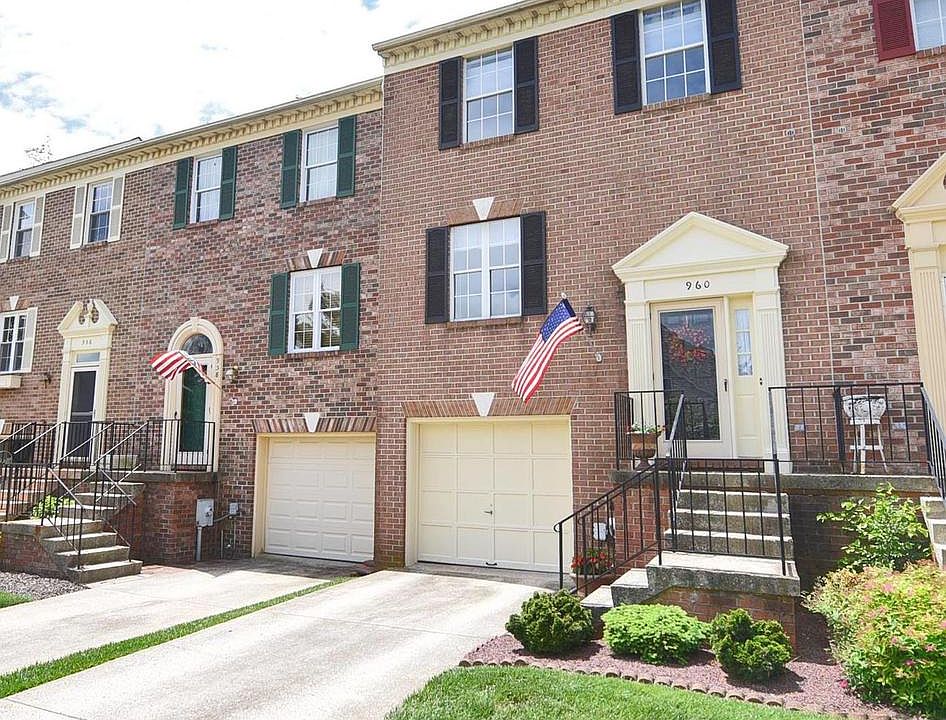 1st image of 960 Chesney Ln