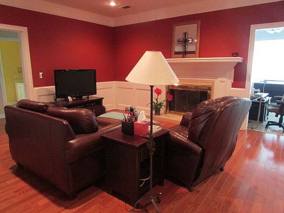 4th image of 200 Kestwick Dr W