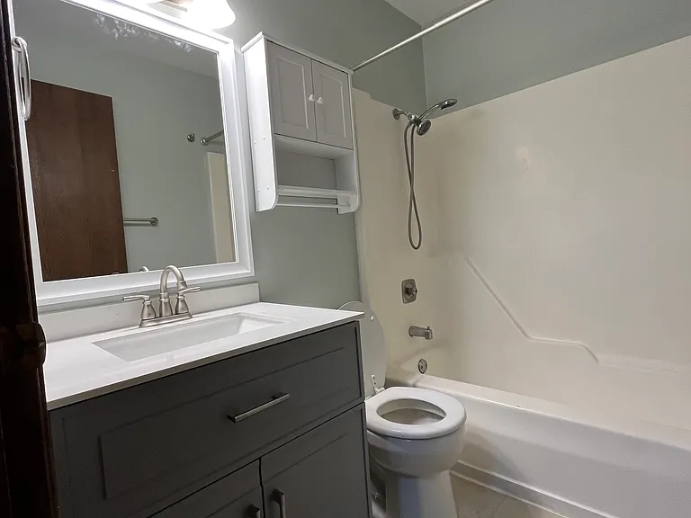 1226 Grissom Dr — Photo 5