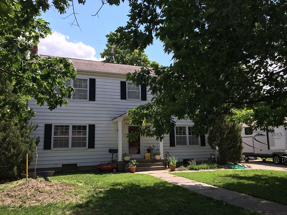 2nd image of 720 E Hancock St