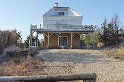 9 Shore Rd