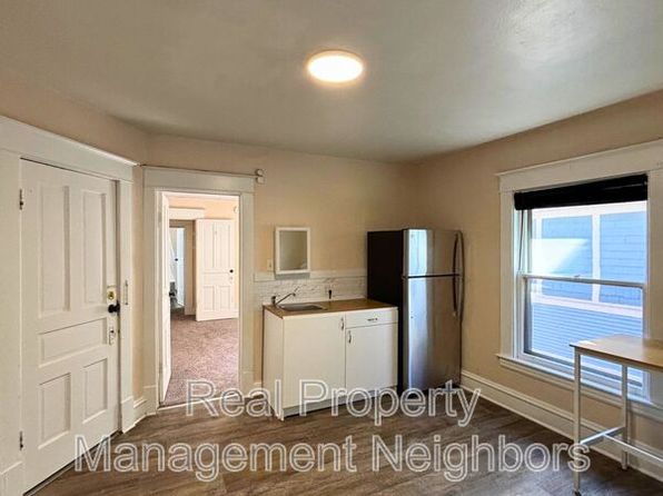 216 Lafayette Ave NE APT D
