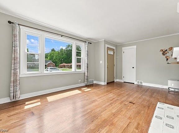 3rd image of 2944 Howell Dr