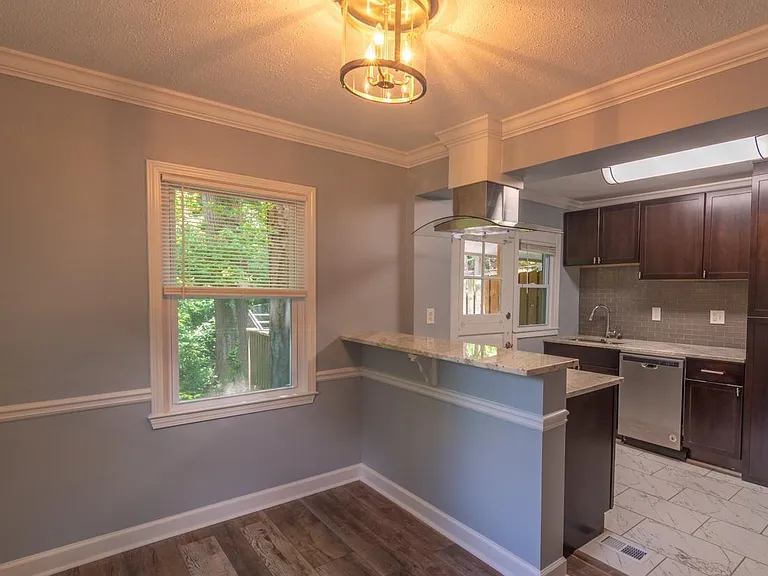 233 Kinsey Ct NE #B — Photo 8