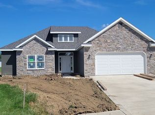 4610 W Clearlake Ct, Muncie, IN 47304