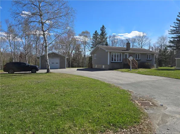 429 Acadie, Beresford, NB E8K 2C6