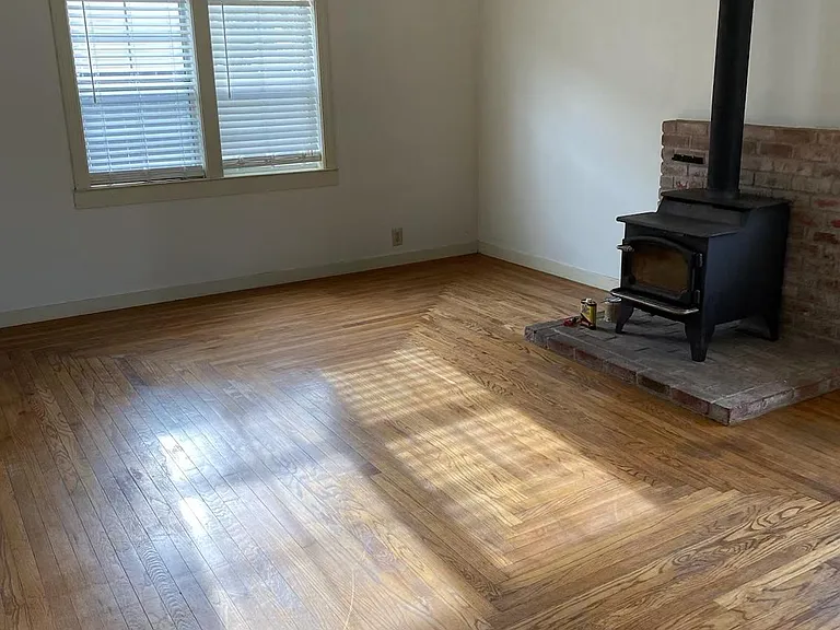304 Edwards St — Photo 7