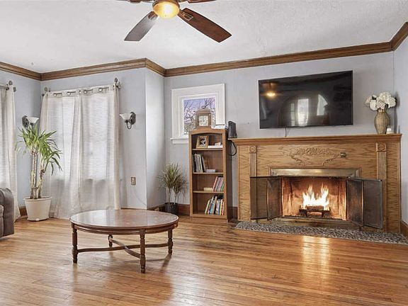 4th image of 405 Churchill St