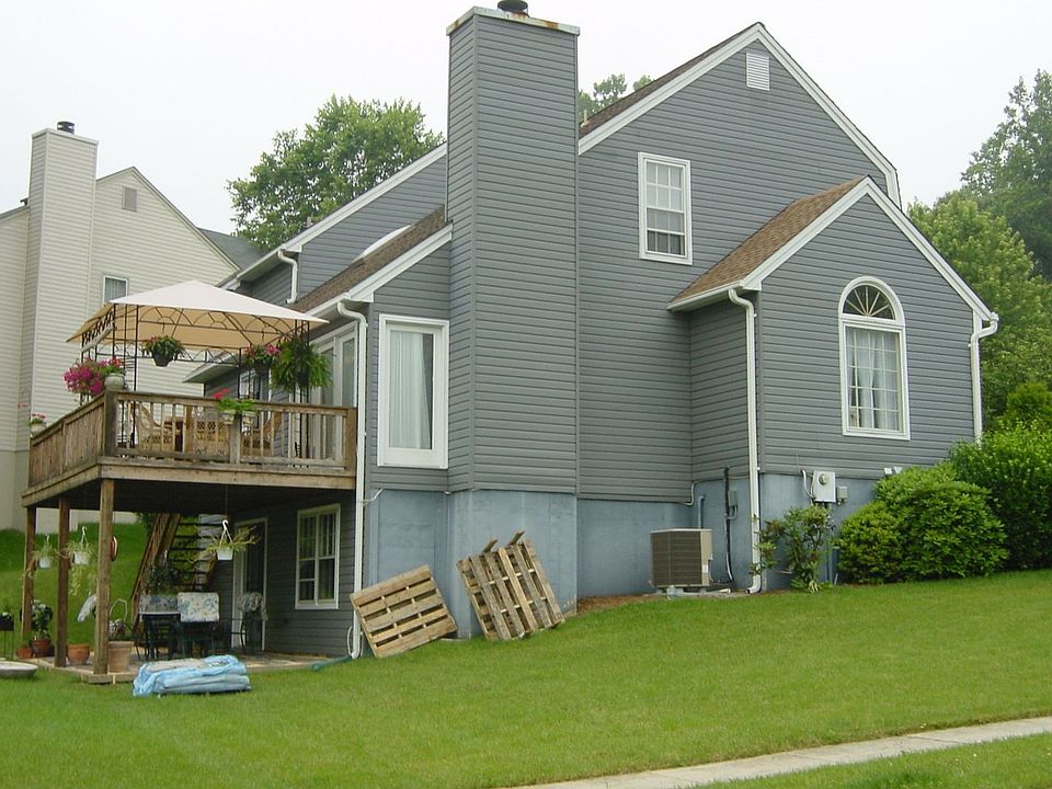 1st image of 8029 Oak Hollow Ln