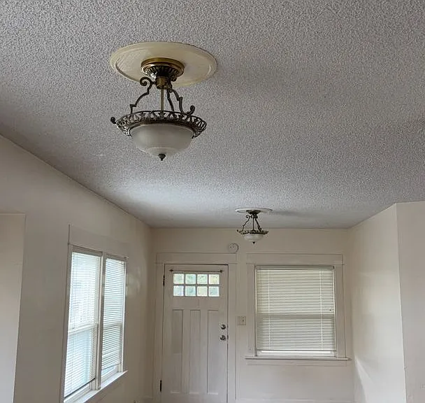 860 Central Ave — Photo 4