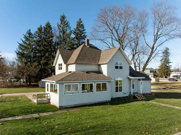 181 E Franklin St, Wyocena, WI 53969
