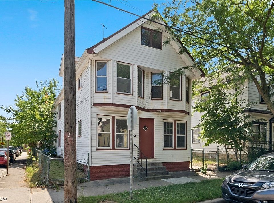 1st image of 2051 Lark St