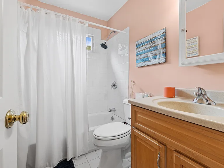 20 Howard St — Photo 22