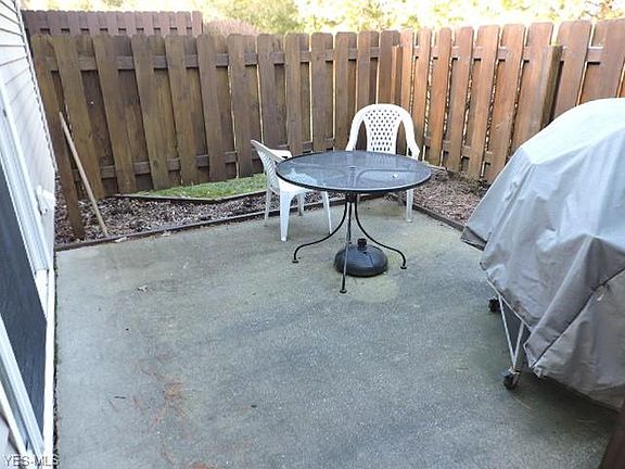 3rd image of 651 Sturbridge Dr Unit 6