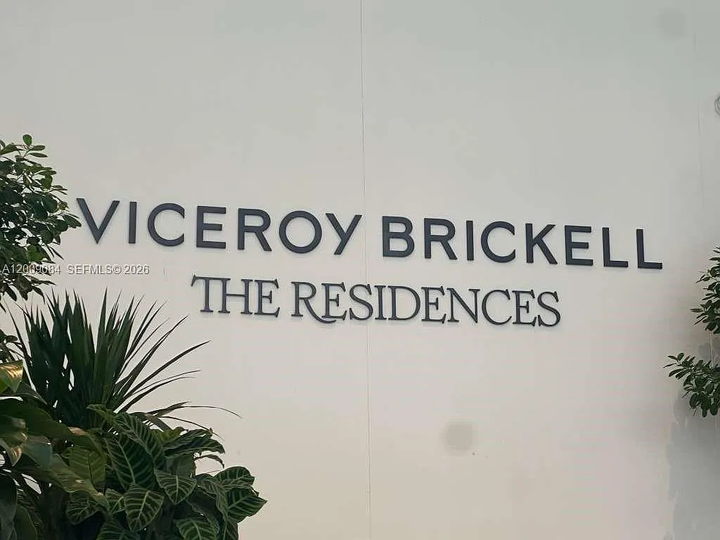 Viceroy Residence — Photo 1
