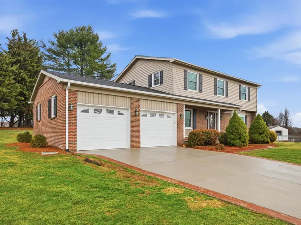 1270 Crestview Dr, Wytheville, VA 24382