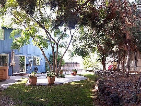 3rd image of 5503 Flores Ln