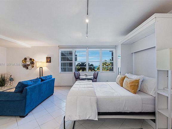 2nd image of 100 Lincoln Rd #515