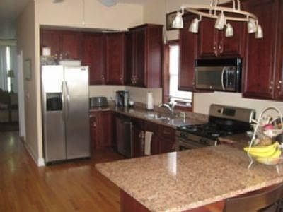 5th image of 3116 N Leavitt St #2