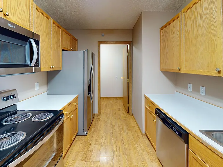 Dakota Park Apartments — Photo 24