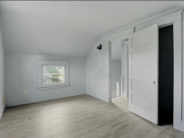814 Mackinaw St — Photo 10