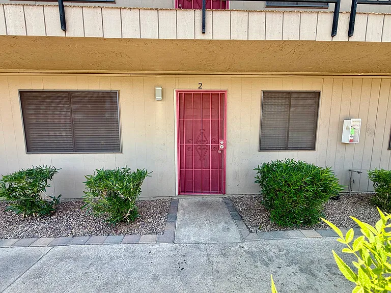 1859 E Broadway Rd — Photo 23
