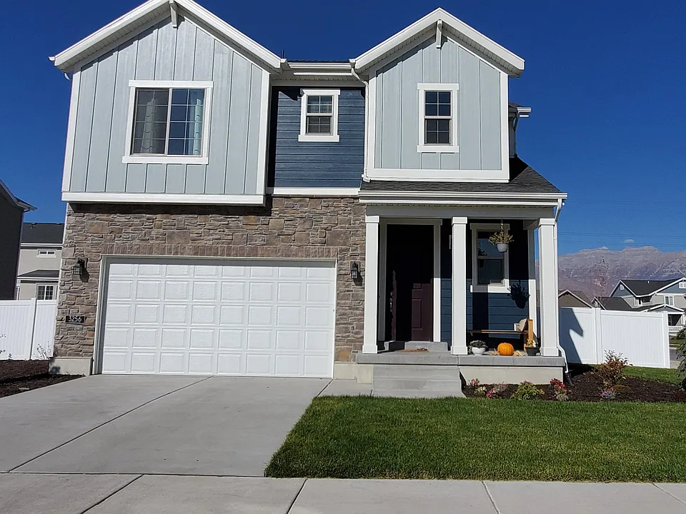 3256 W 1670 N