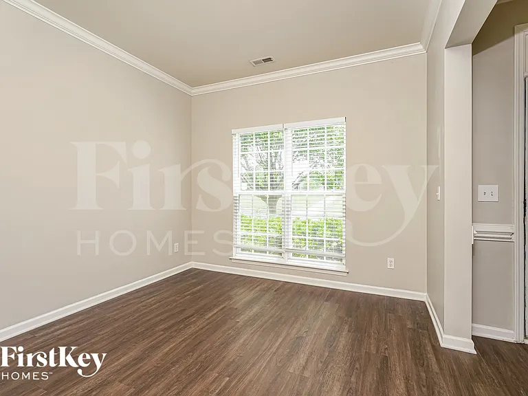 4204 Laurel Ridge Cir — Photo 9