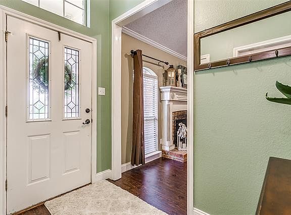 3rd image of 1108 Shady Hill Ln