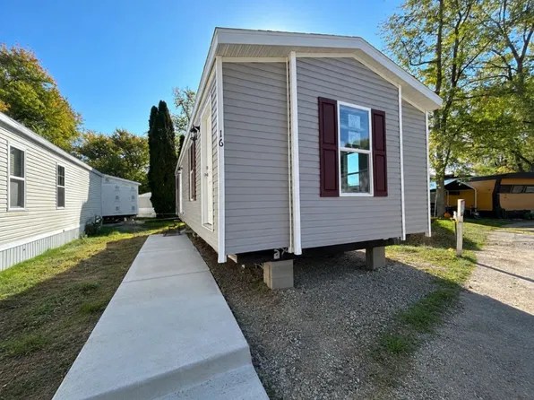 7407 Horseshoe #16, Brighton, MI 48114