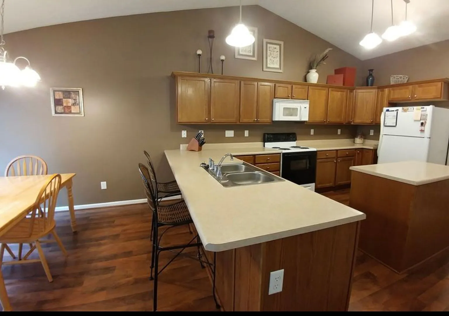 Spacious 3-Bedroom Ranch Near Purdue with Lawn Care, Snow Removal & Trash Included — Photo 3