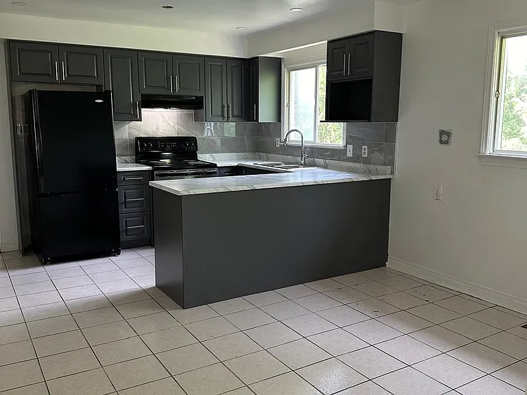 134 Jade Cres #MAIN — Photo 3
