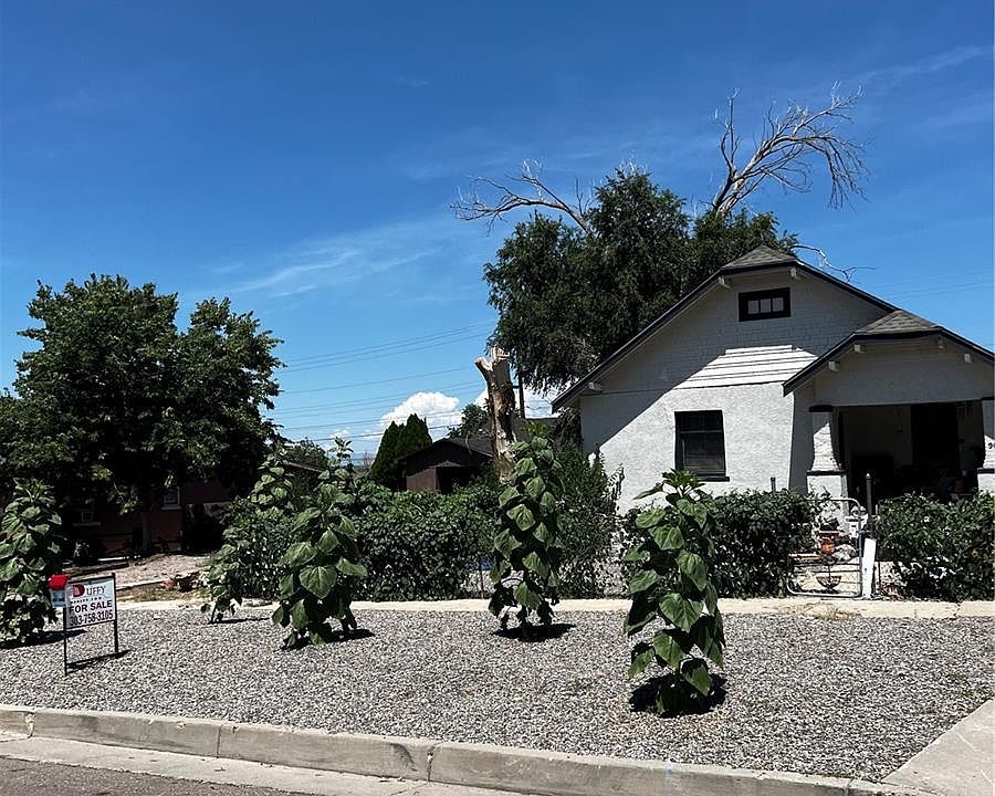 1st image of 907 E 12th Street