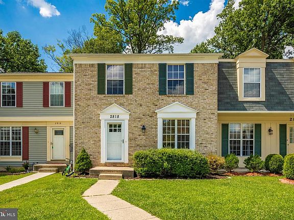 Great location backing to trees!!