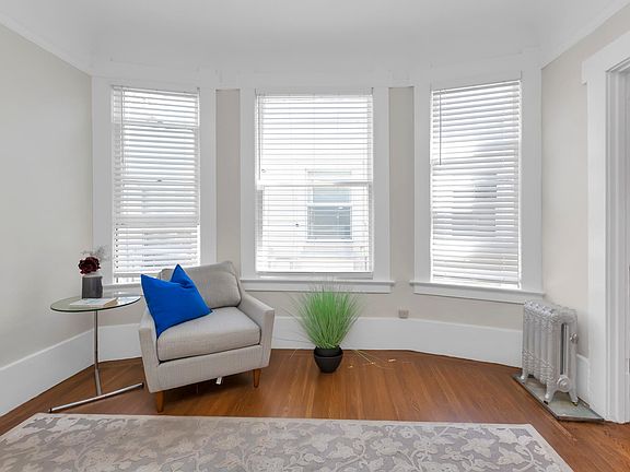3rd image of 1167 Pine St #11