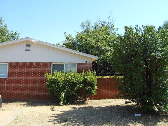 2nd image of 2421 22nd Pl APT B