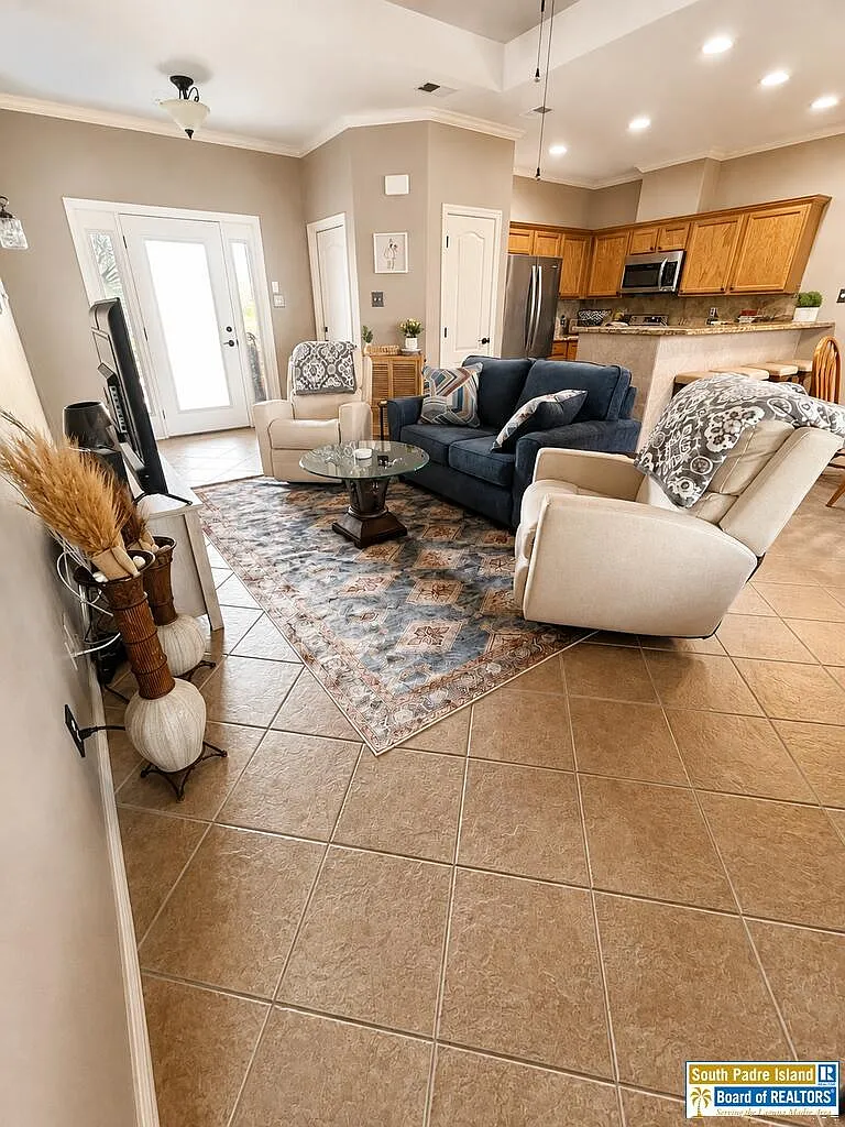 2 bed, 2.0 bath, 1726 sqft, $2,250 — Photo 4