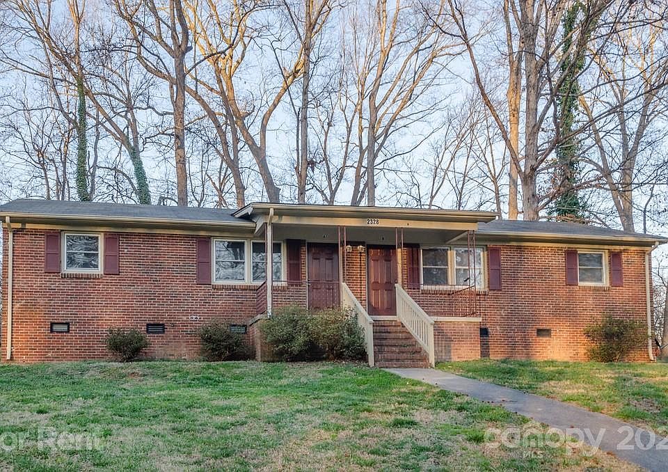 1st image of 2328 Woodbridge Dr