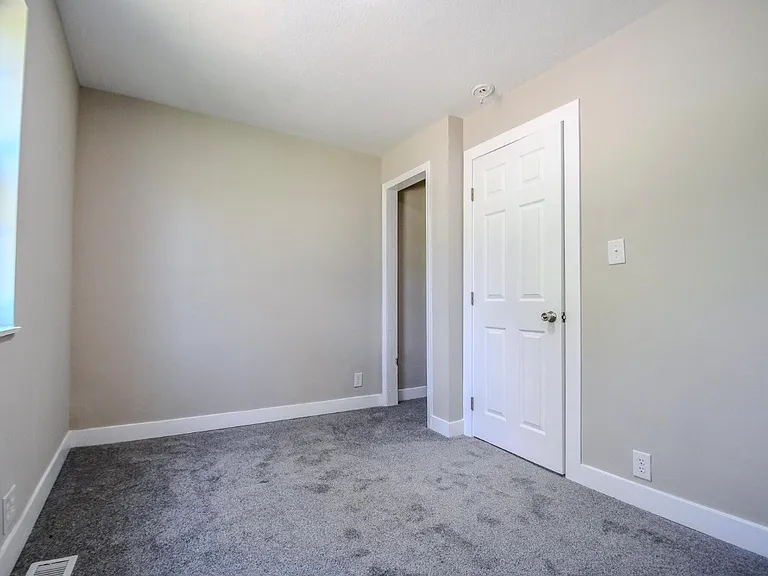 231 Dayton Ave — Photo 6