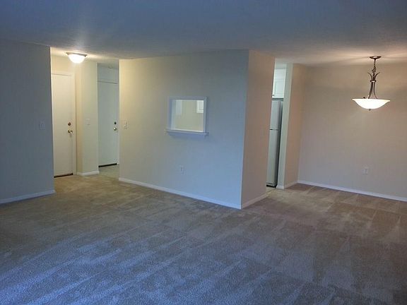 5th image of 100 Hampden Dr APT 1B