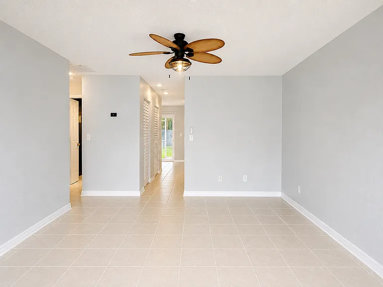 2478 NW Holiday Ct — Photo 4