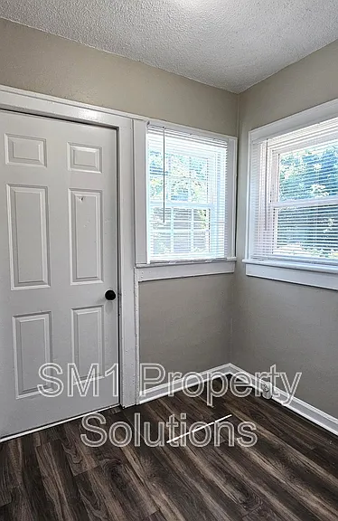 1215 Arlington St — Photo 13