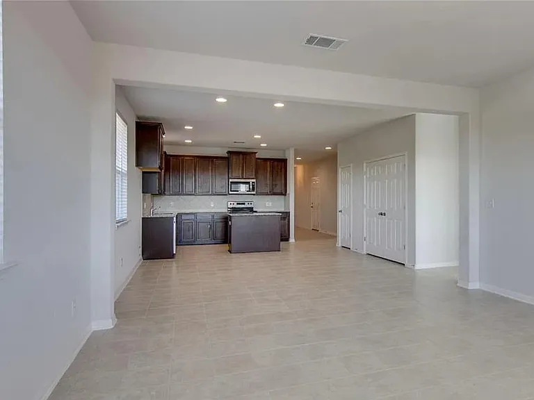 240 La Escalera Dr — Photo 11