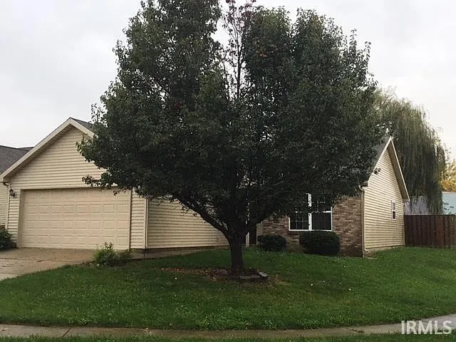 3 bed, 2.0 bath, 1216 sqft, $1,640 — Photo 2