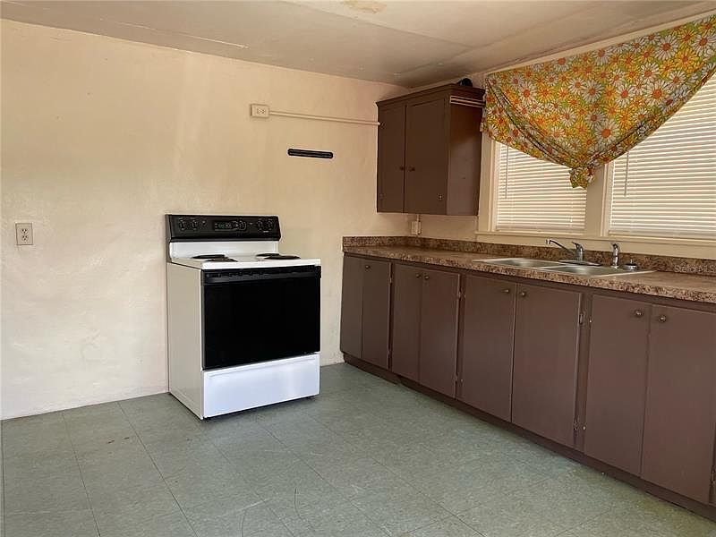 1st image of 831 Lime Ave #B